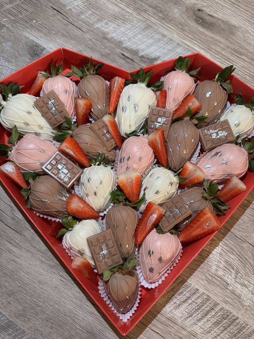 Клубничные букеты