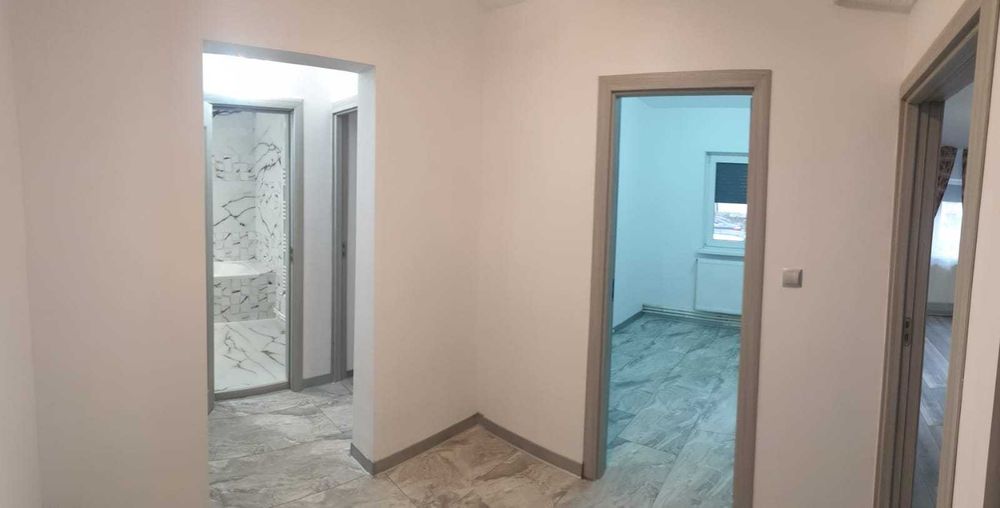 Proprietar vand 2 camere LUX confort 1 Decomandat str.Hipodrom-Bariera