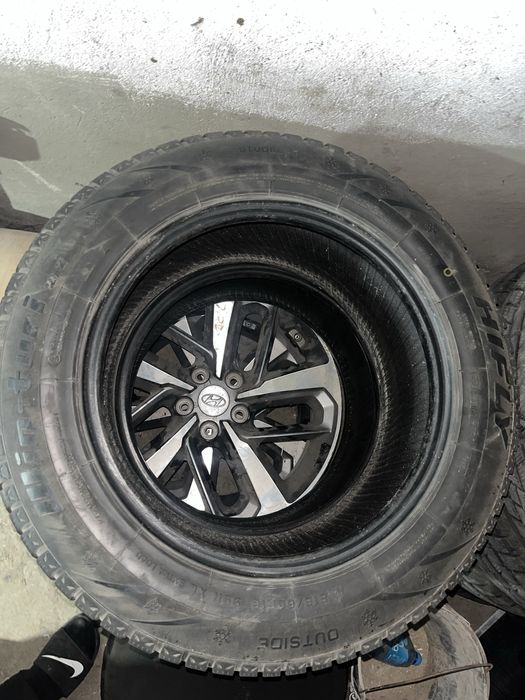 Продаю шины 2 штук