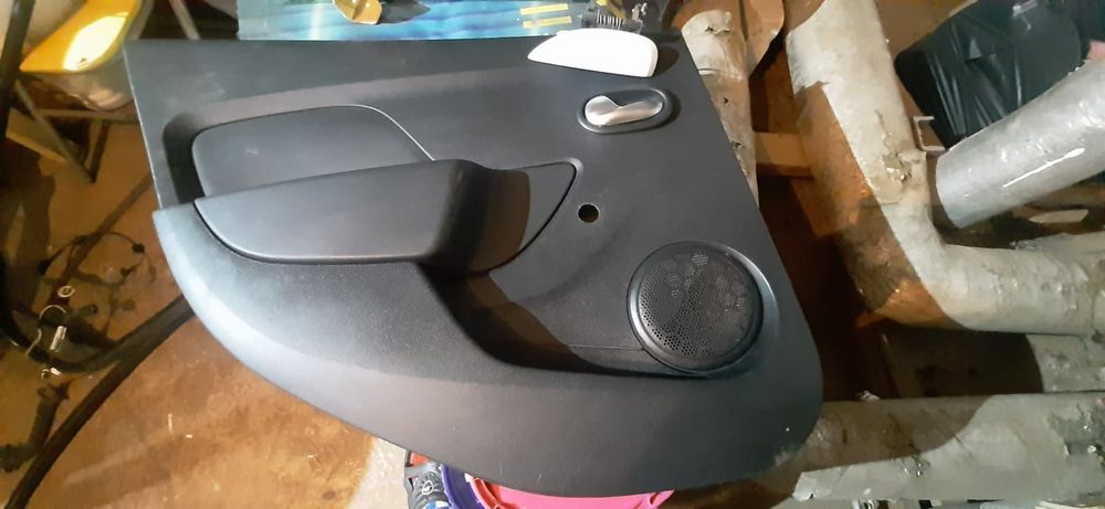 Vând piese logan 2(componente ușa stânga spate)