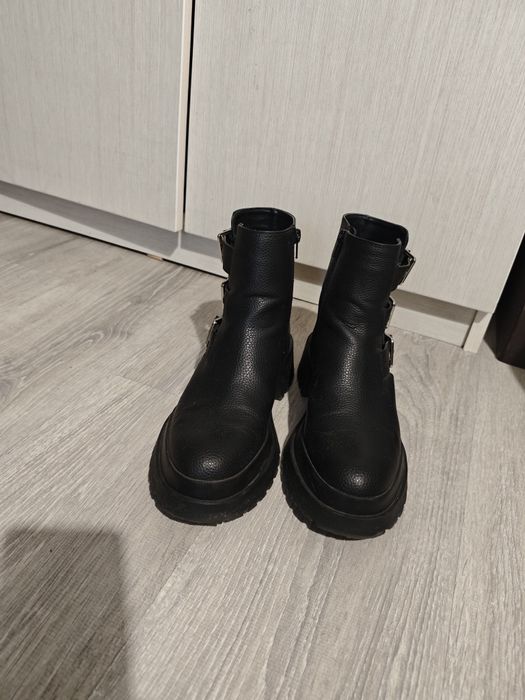 Bershka дамски боти