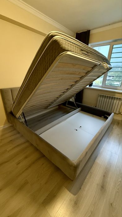 Кровать King-Size