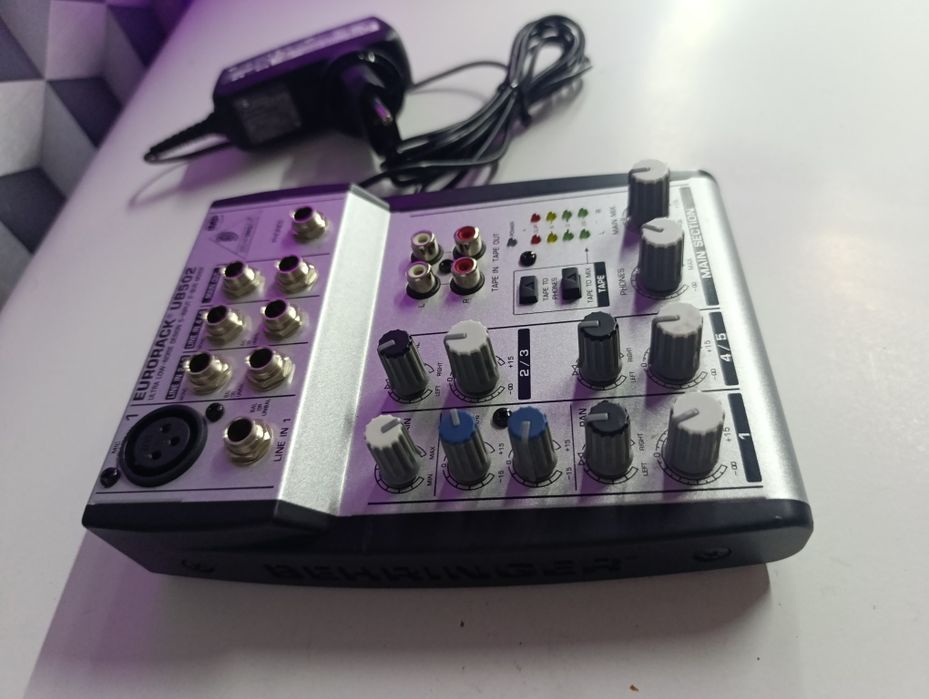Mixer berhinger eurotrack ub502 impecabil perfect funcțional