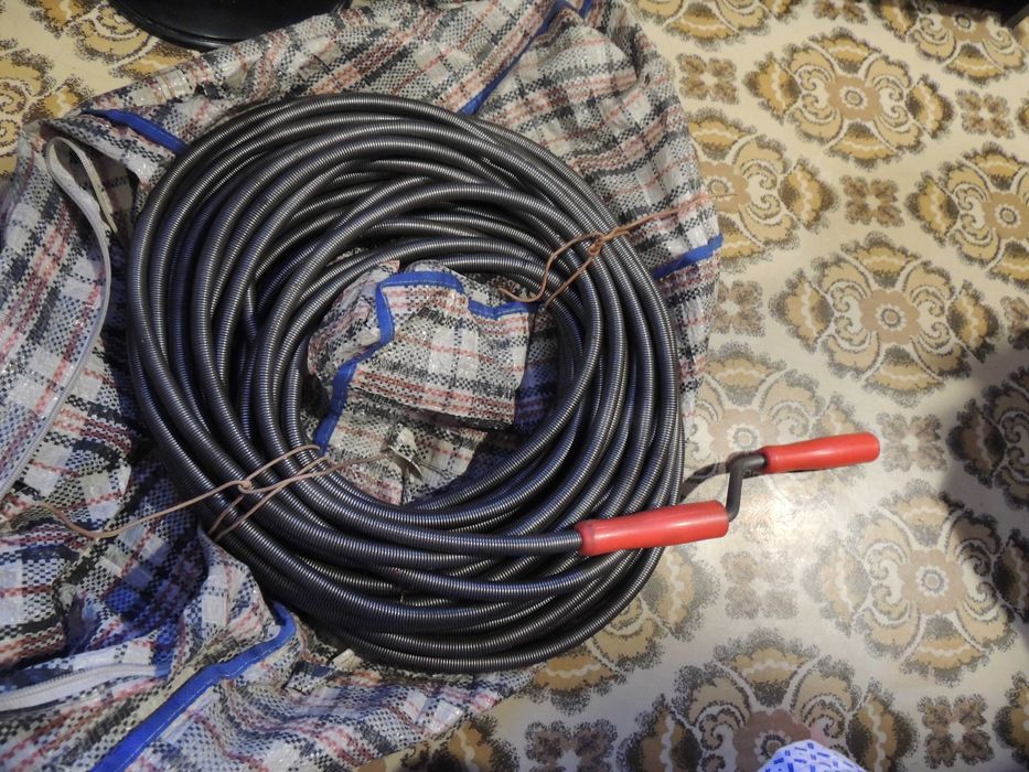 Трос для канализации чистки.