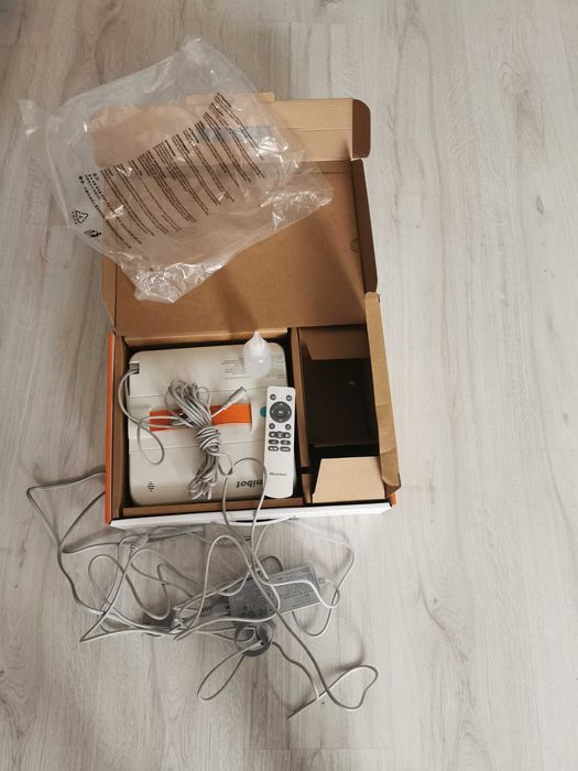 Robot de curațat geamuri