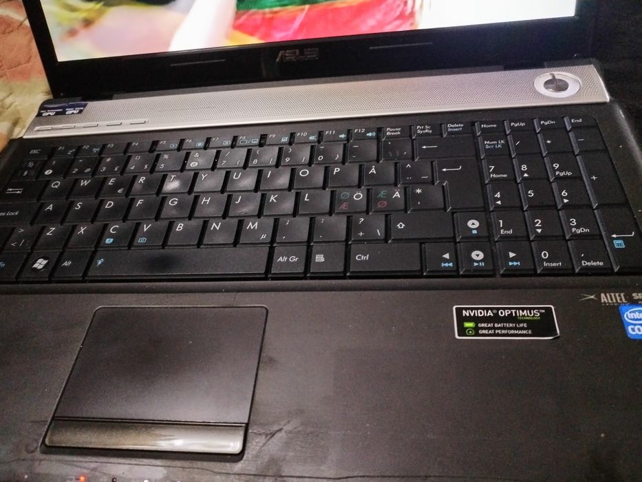 Vand laptop Asus I3, ssd