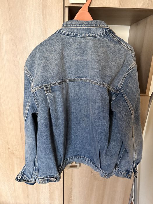 Geaca blugi Levi’s , marime L Large , albastru denim, purtata o singura data