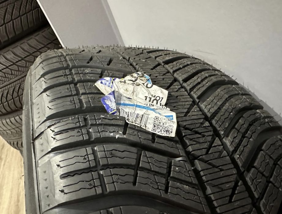 AMG  Mercedes  20 Оригинал