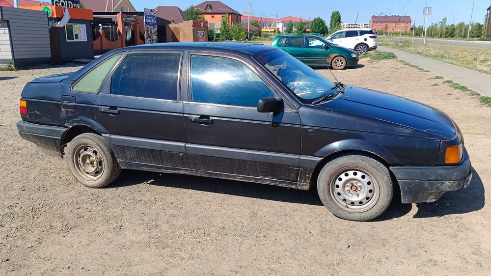 Продам Passat b3 седан