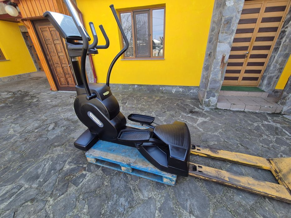 Technogym Top Excite 700 Wave Cross Trainer !!!