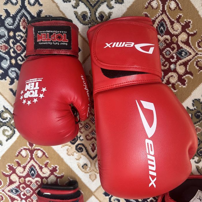 Боксерские перчатки, лапы, шлем