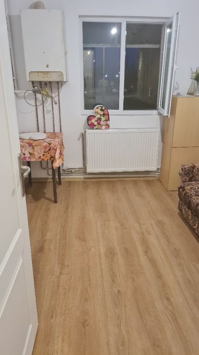 Vând garsoniera zona compa
