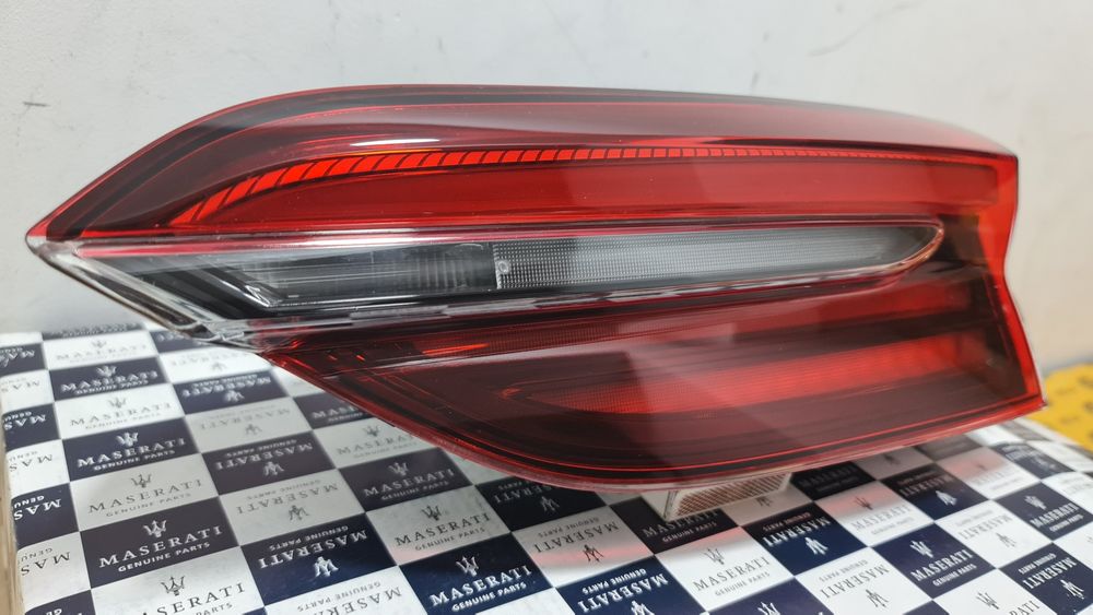Lampa tripla stop dreapta Maserati Grecale 670296350