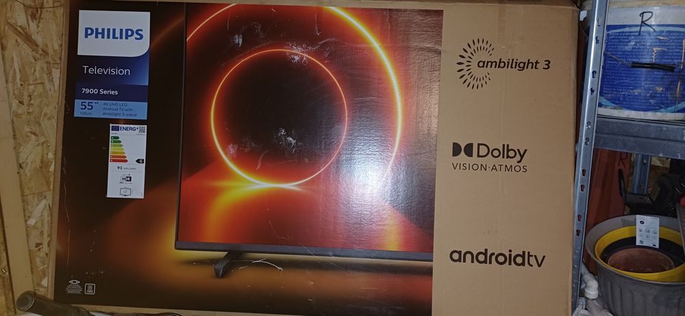 Televizor second-hand Philips din seria 7900 (55 inch / 139 cm, 4K UHD, Ambilight cu 3 laturi, Android TV, Dolby Vision/Atmos