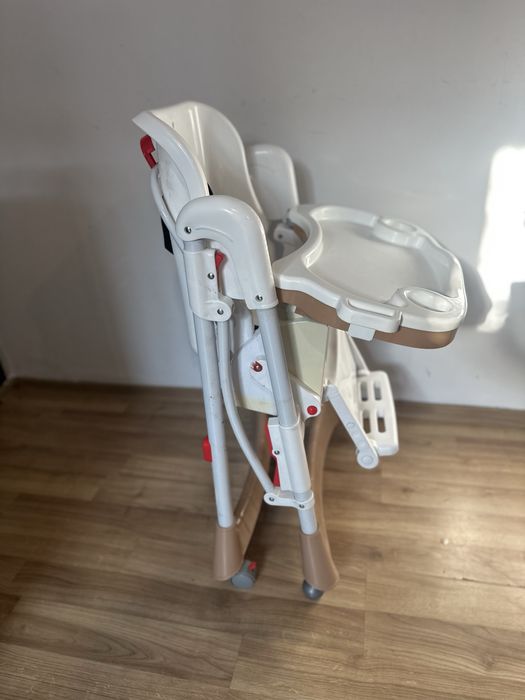 Scaun de masa.                   .