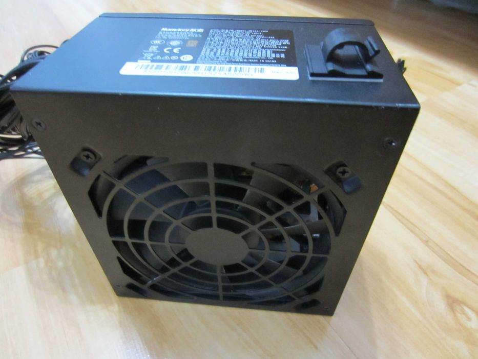 Sursa alimentare Lenovo Legion HuntKey HK650-15PP 550W - ieftina