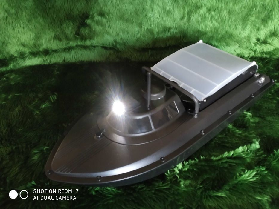 Лодка за захранка с GPS,компас.автопилот,Li батерия 3,7V 20A