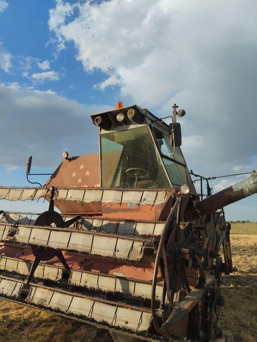 Продается комбайн нива