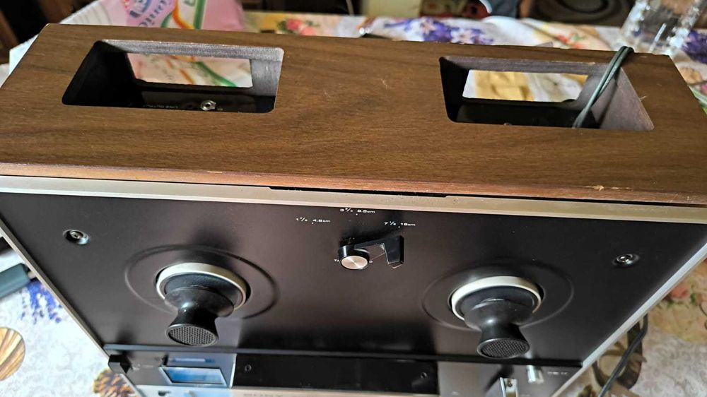 Magnetofon Sony TC355