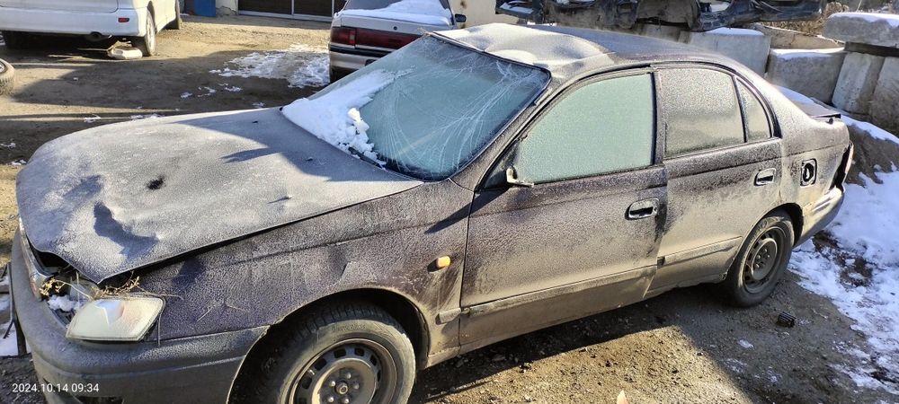 Тойота Карина е по запчастям