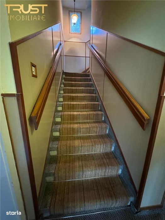 Casa cu 5 camere l 406 MP Teren l Garaj l Andrei Muresanu