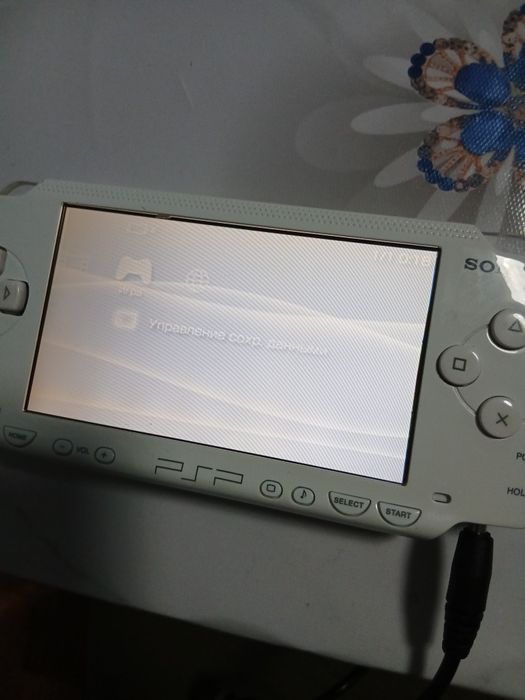 Продам Sony PSP (PlayStation Portable)