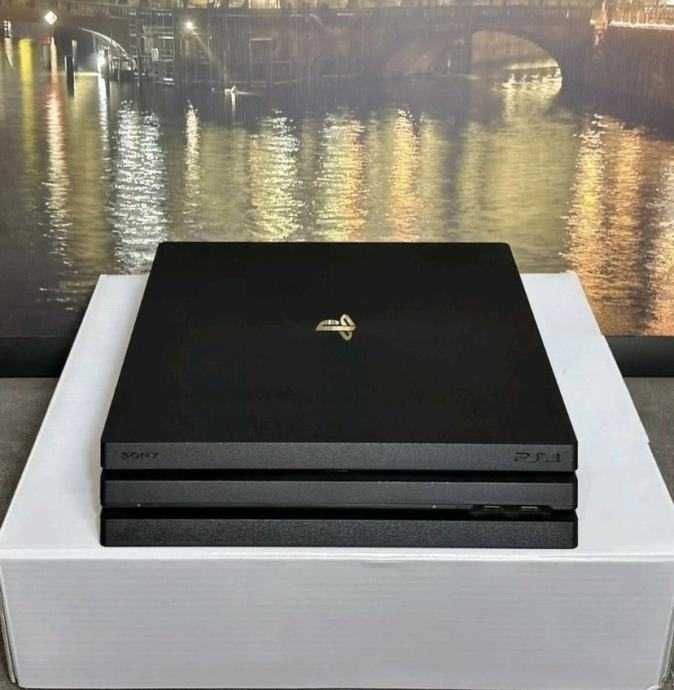 PS4 PRO 1TB игри и джойстик