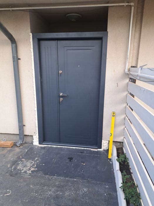 Montaj usi metalice si tamplarie pvc deblocari usi