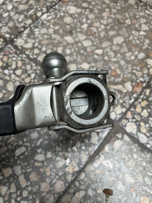 Теглич за лек автомобил