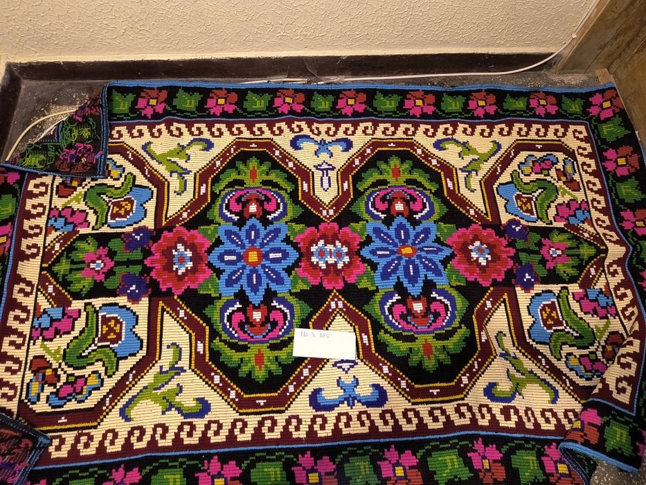 Covoare țărănesti țesute manual din zona Vrancea