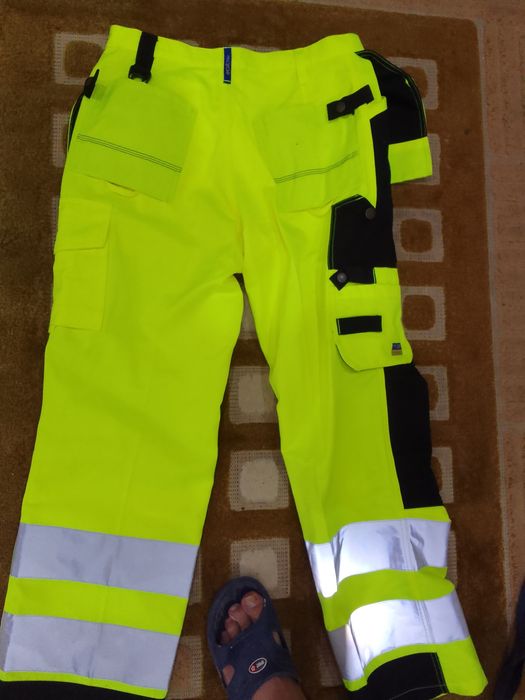 Продавам Чисто нов работнически панталон номер 48