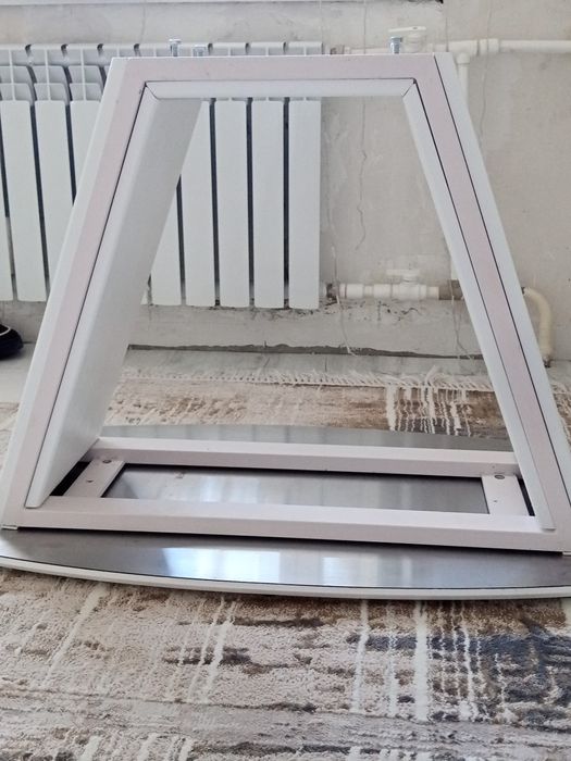 Кухонный обеденный стол