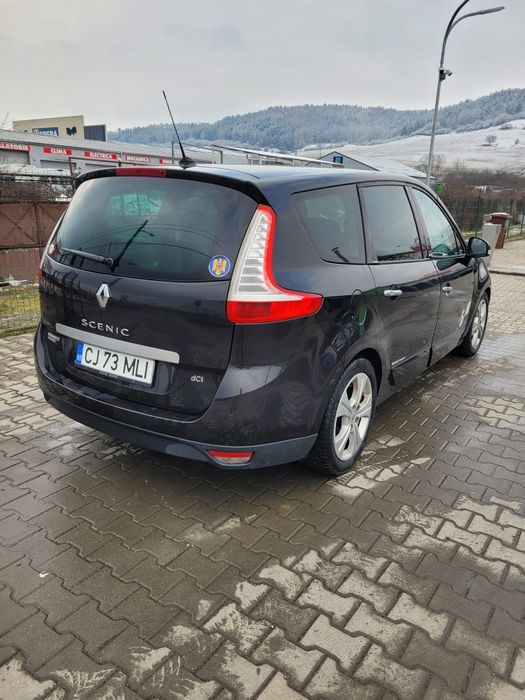 Vând Renault Scenic