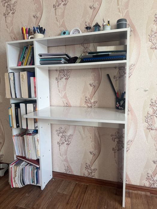 письменный стол, срочная продажа.