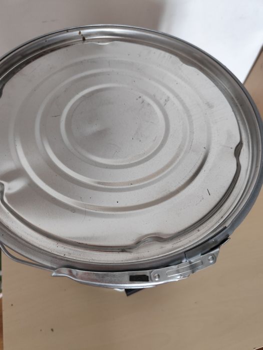 găleată de 15 kg de vaselină universală Prista.