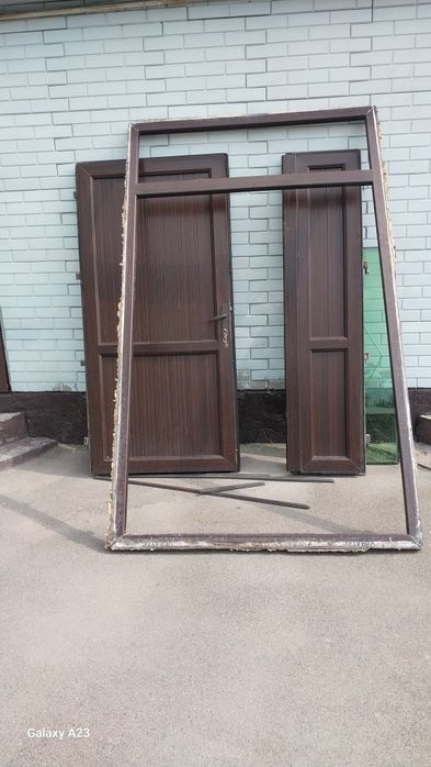 Продам дверь.пластиковая