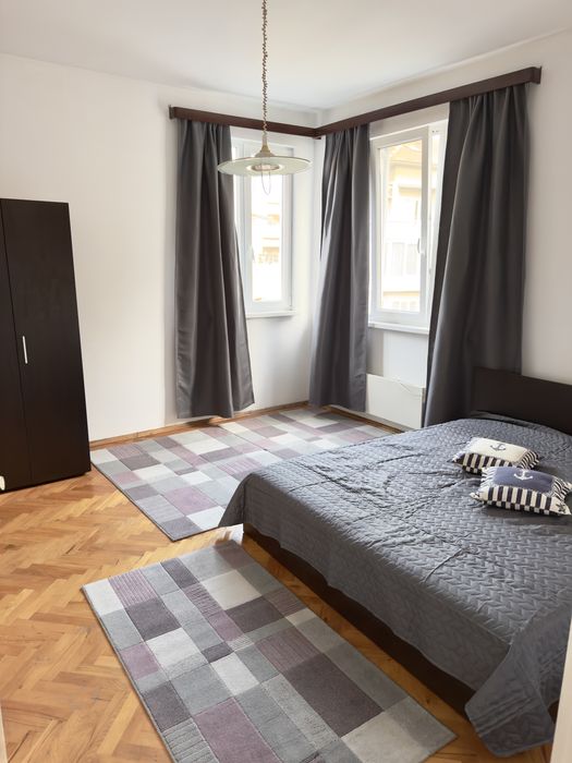 Апартамент с две спални в центъра на Бургас