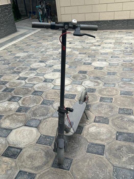 Продам электро самокат Xiaomi б/у