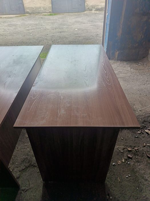 Шкафы 1шт столы  2шт