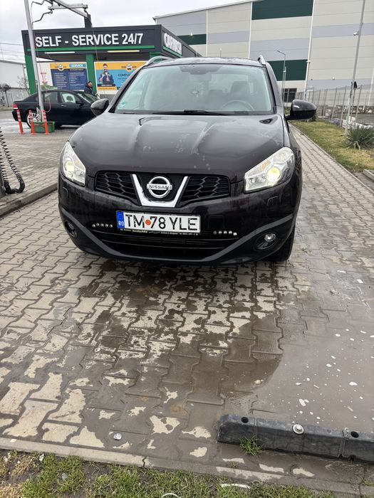 Se vinde mașină personală Nissan Qashqai, 2.0 litri, 5+2 locuri