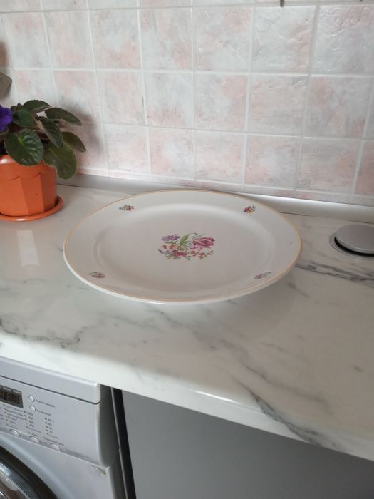 Блюдо из керамики