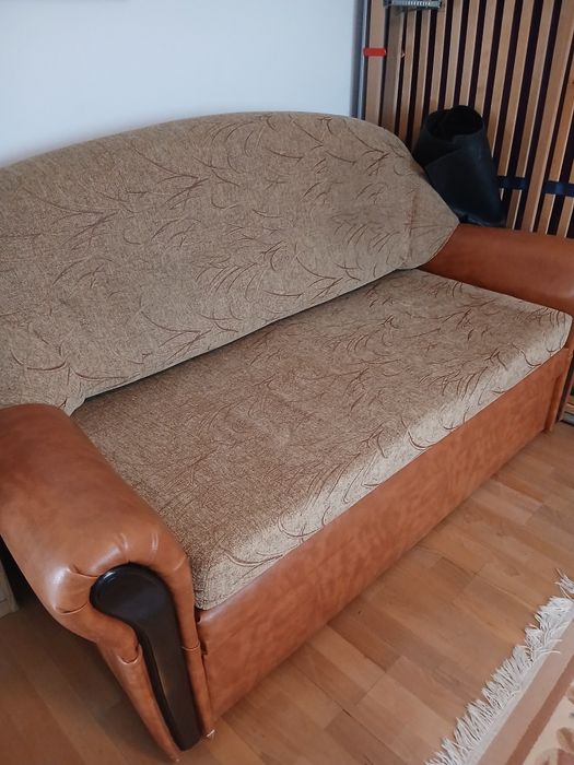 Vînd canapea stare bună