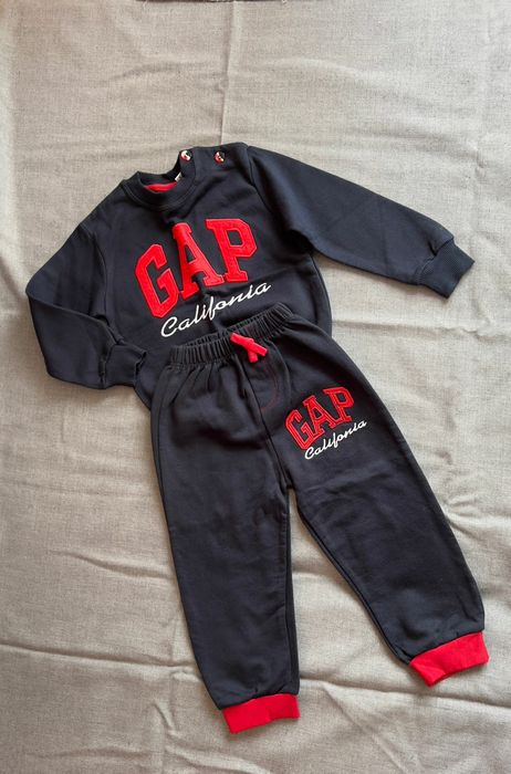 Продаётся костюмчик, 2 годика, турция