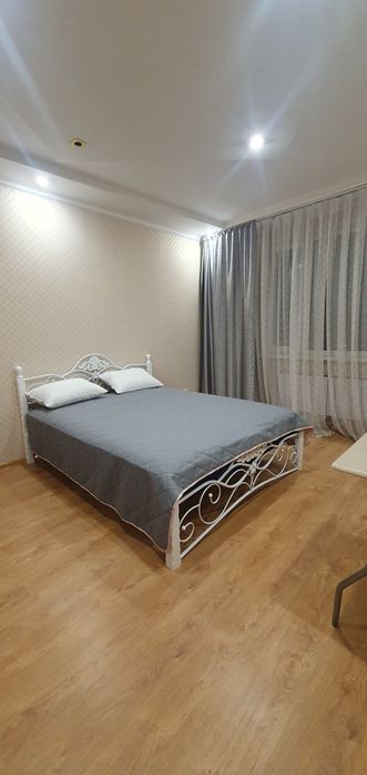 Левый берег посуточно