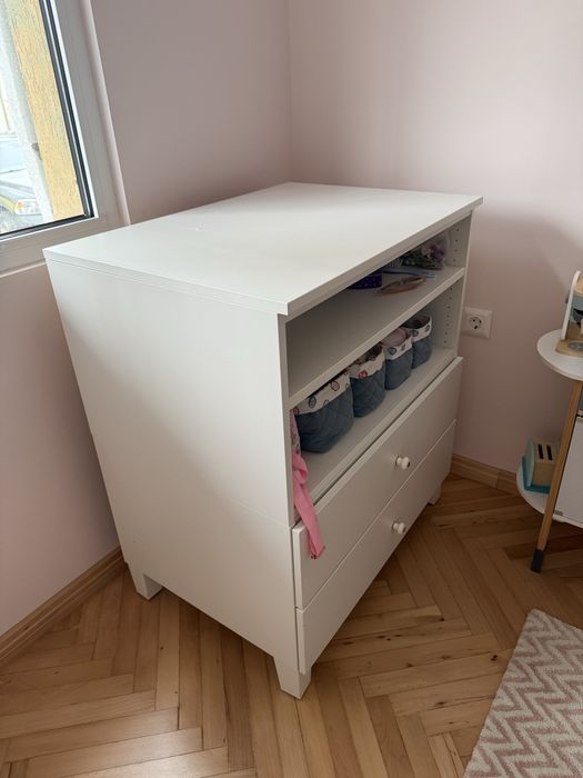 Бял скрин на Икеа