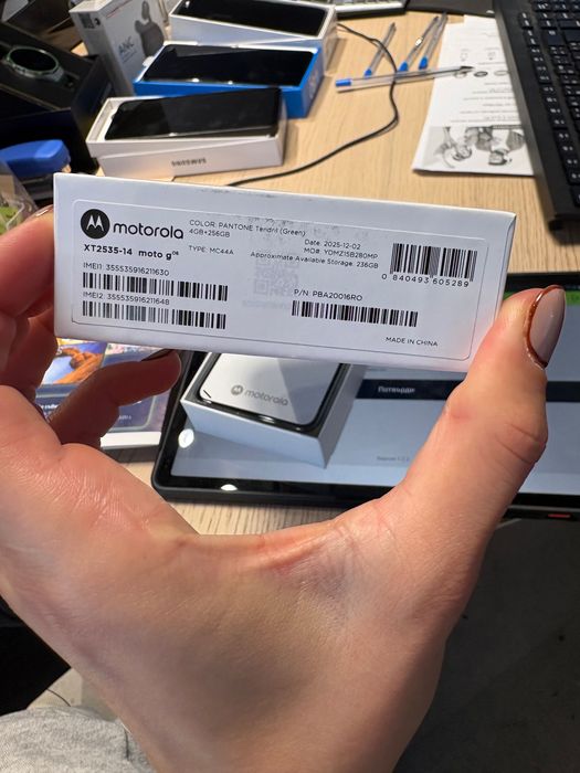 Продавам чисто нов Motorola Moto G06 – 256 GB