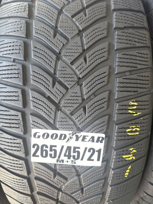 265/45/21 Goodyar