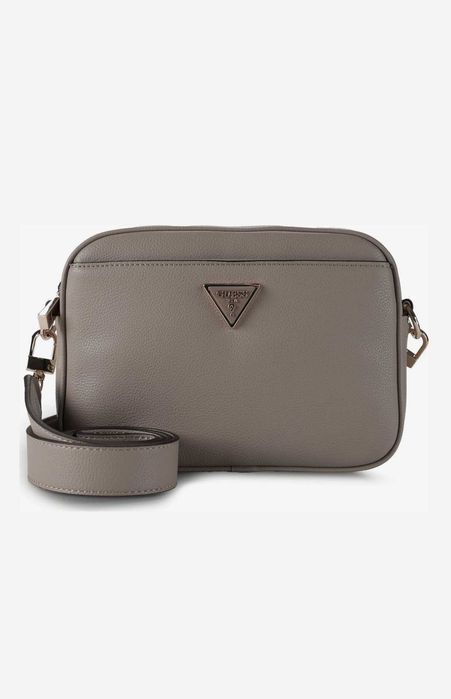 Намалени на 49€! Дамска Чанта Guess и Anekke