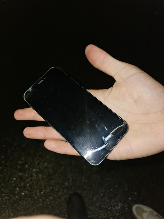 Iphone 12 mini putin utilizat