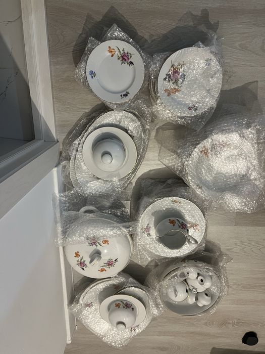 Продам сервиз столовый